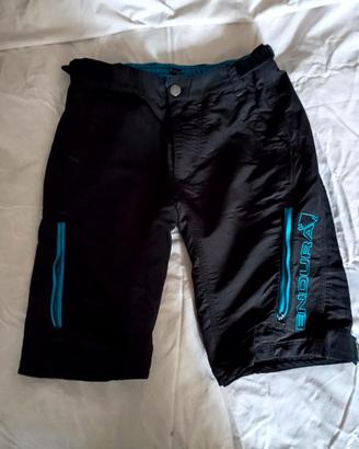 Pantaloni corti mtb usati, marca Endura TG L