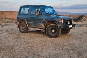 mitsubishi pajero l044 