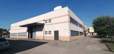 Immobile di 2400 m² a Novi di Modena