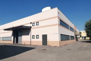 Immobile di 2400 m² a Novi di Modena
