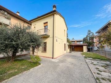 Forli' - casa indipendente con corte privata