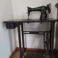 Macchina per cucire a pedale Singer