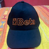 Cappello beta firmato da siw e da vale racing