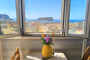 MONOLOCALE A NAPOLI