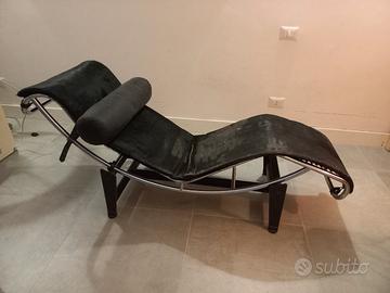 Chaise longue LC4 di Le Corbusier 