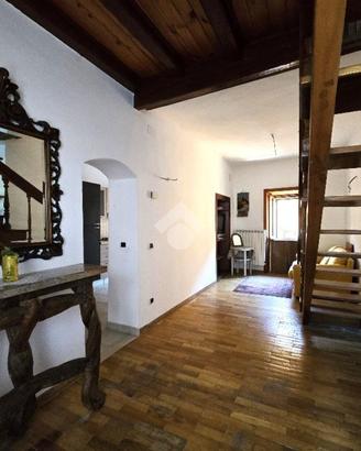 CASA SEMINDIPENDENTE A FIUGGI