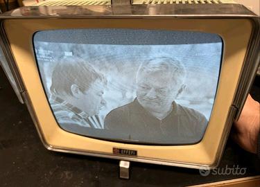 Televisore Vintage EFFEPI MOD. TR30-18. 