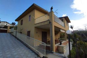 Villa su due livelli indipendenti