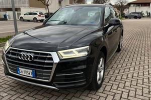AUDI Q5 35 TDI quattro s-tronic sport business