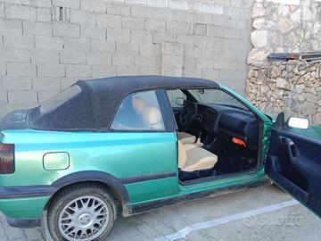 Golf Cabrio  per pezzi di ricambio 1300 € trattabi