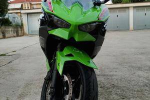 Kawasaki Ninja 500 SE KRT 2024