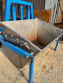 Vasca per uva idraulica marca Vbc