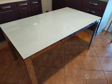 Tavolo moderno - base in acciaio cromato e piano i