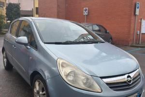 Opel Corsa 1.2 benzina neopatentati