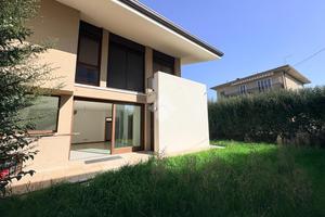 PORZIONE DI BIFAMILIARE A SAN MARTINO BUON ALBERGO