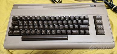 Commodore 64 computer anni 80