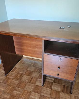 Scrivania vintage anni '60/'70 in legno con casset