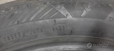 4 pneumatici estivi Goodyear 215 55 r18