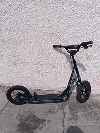 monopattino bluegorillaz