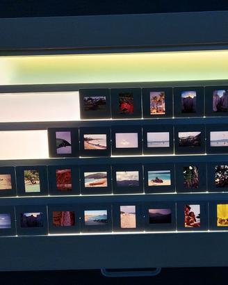 Visore illuminato per 55 diapositive contemporanea