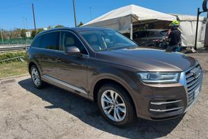 AUDI Q7 - 2.0 BENZINA - 7 POSTI