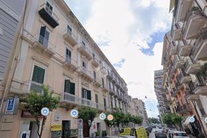 3 LOCALI A TARANTO