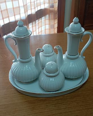 Oliera, acetiera, sale e pepe in porcellana