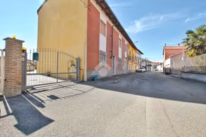 CASA INDIPENDENTE A LIVORNO FERRARIS