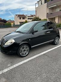 Lancia Ypsilon moda milano