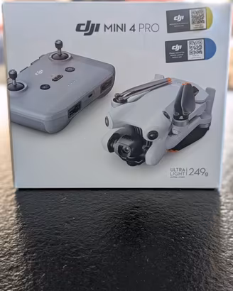 DJI Mini 4 Pro NUOVO SIGILLATO + RC 2 + 3 batterie