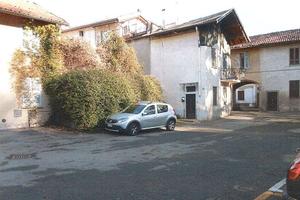 Stabile-Palazzo a Carate Brianza