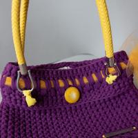 Borsa in tessuto color viola e giallo