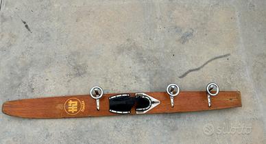 Appendiabiti “sci nautico”