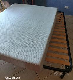 Materasso matrimoniale con rete in doghe