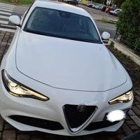 Alfa Romeo Giulia 2017 allestimento Super.