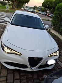 Alfa Romeo Giulia 2017 allestimento Super.