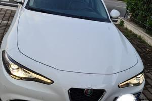 Alfa Romeo Giulia 2017 allestimento Super.