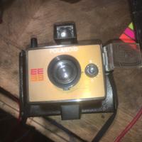 Macchina Polaroid EE33 vintage