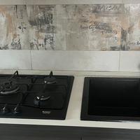 Lavandino miscelatore e piano cottura