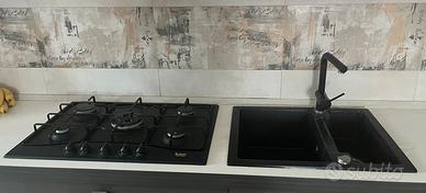 Lavandino miscelatore e piano cottura