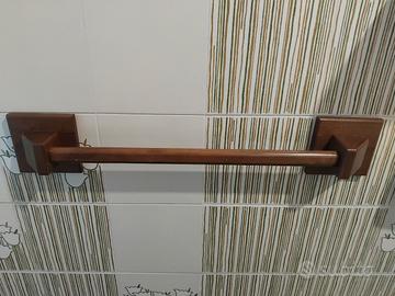 portaasciugamani bagno in legno vintage