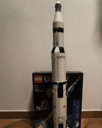 Lego apollo 11 Saturn v