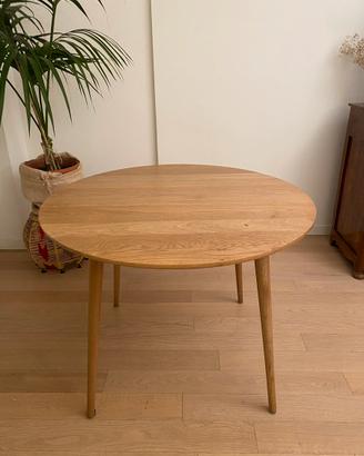 Tavolo rotondo in legno di pino, diametro 100 cm.