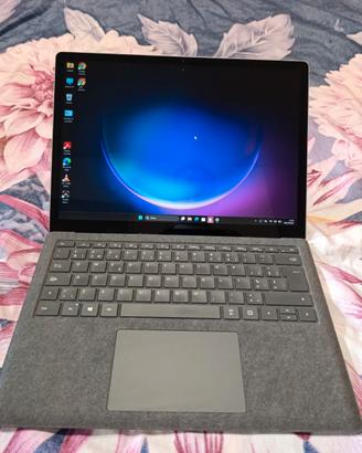 Surface Laptop 2,i5-8gen,SSD 250g,RAM 8gb,13.5”2k