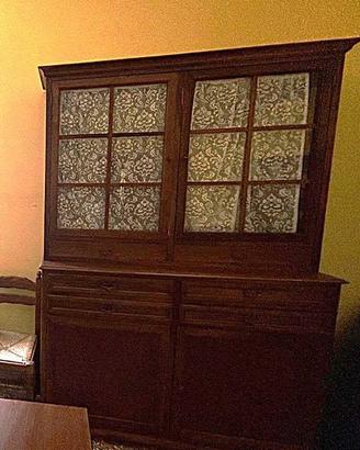 Credenza  in legno massello di noce – Anni ’50
