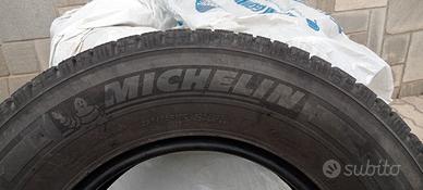 Michelin agilis  225 75 16C 