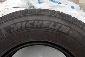Michelin agilis  225 75 16C 