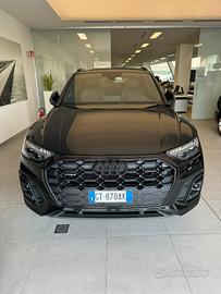Q5 Identity Black 204 CV Aprile 2024