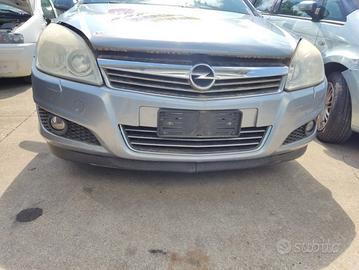 Paraurti anteriore OPEL ASTRA H del 2008