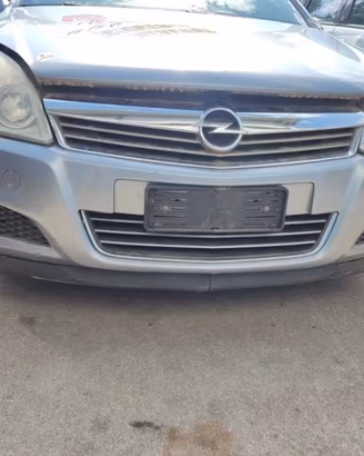Paraurti anteriore OPEL ASTRA H del 2008
